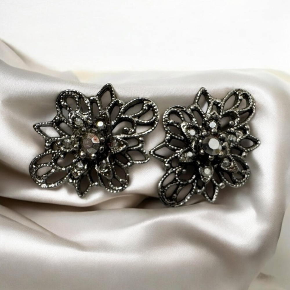 Vintage Earrings Stud Silvertone Filigree Marcasite Stone Pierced Elegant